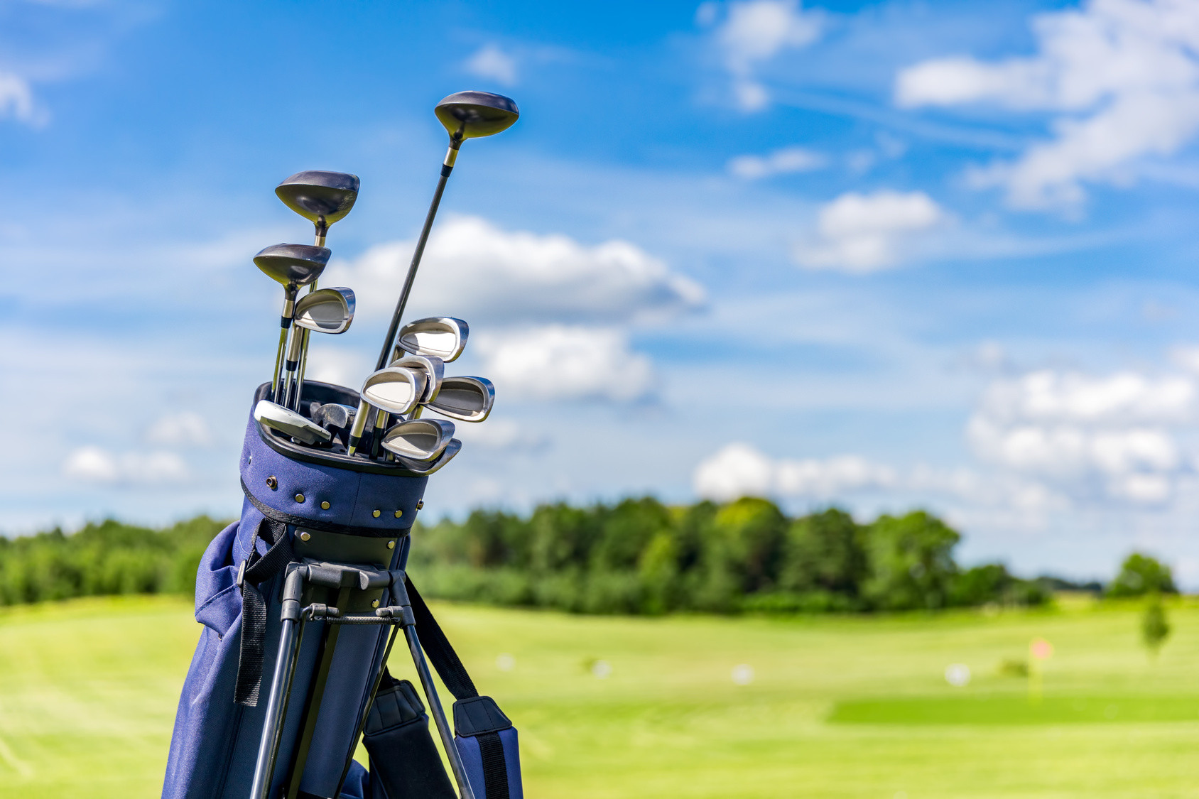 How Many Clubs Does A Set Of Golf Clubs Have? How Much Is The Price?